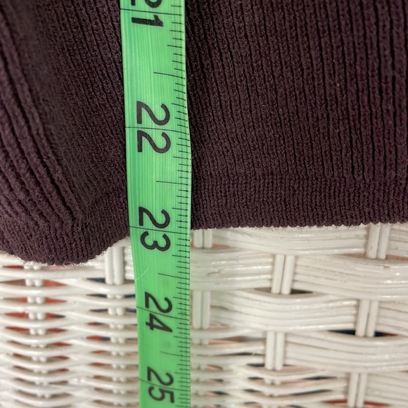 Jeanne Pierre brown knit skirt. - Picture 2 of 4